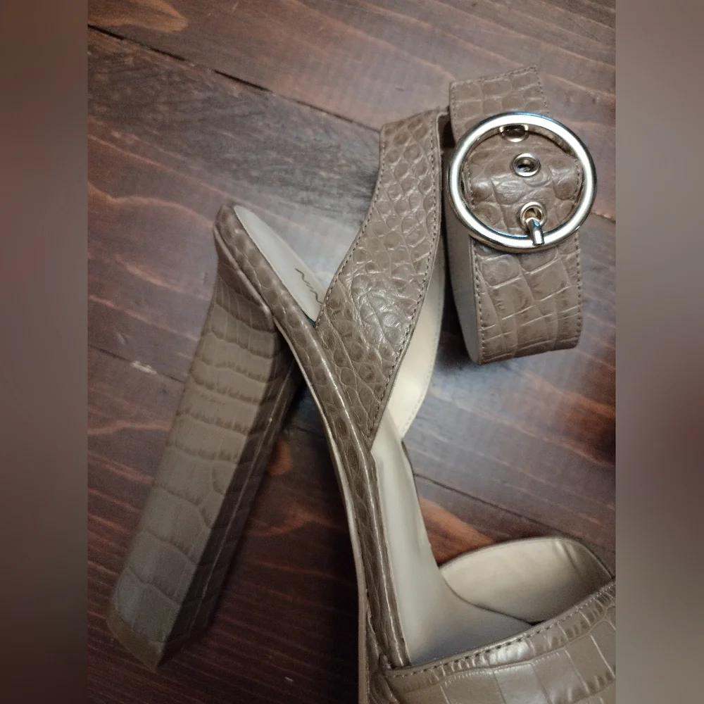 Nine West Animal Print Side Buckle Platform Heels - Picture 2 of 7